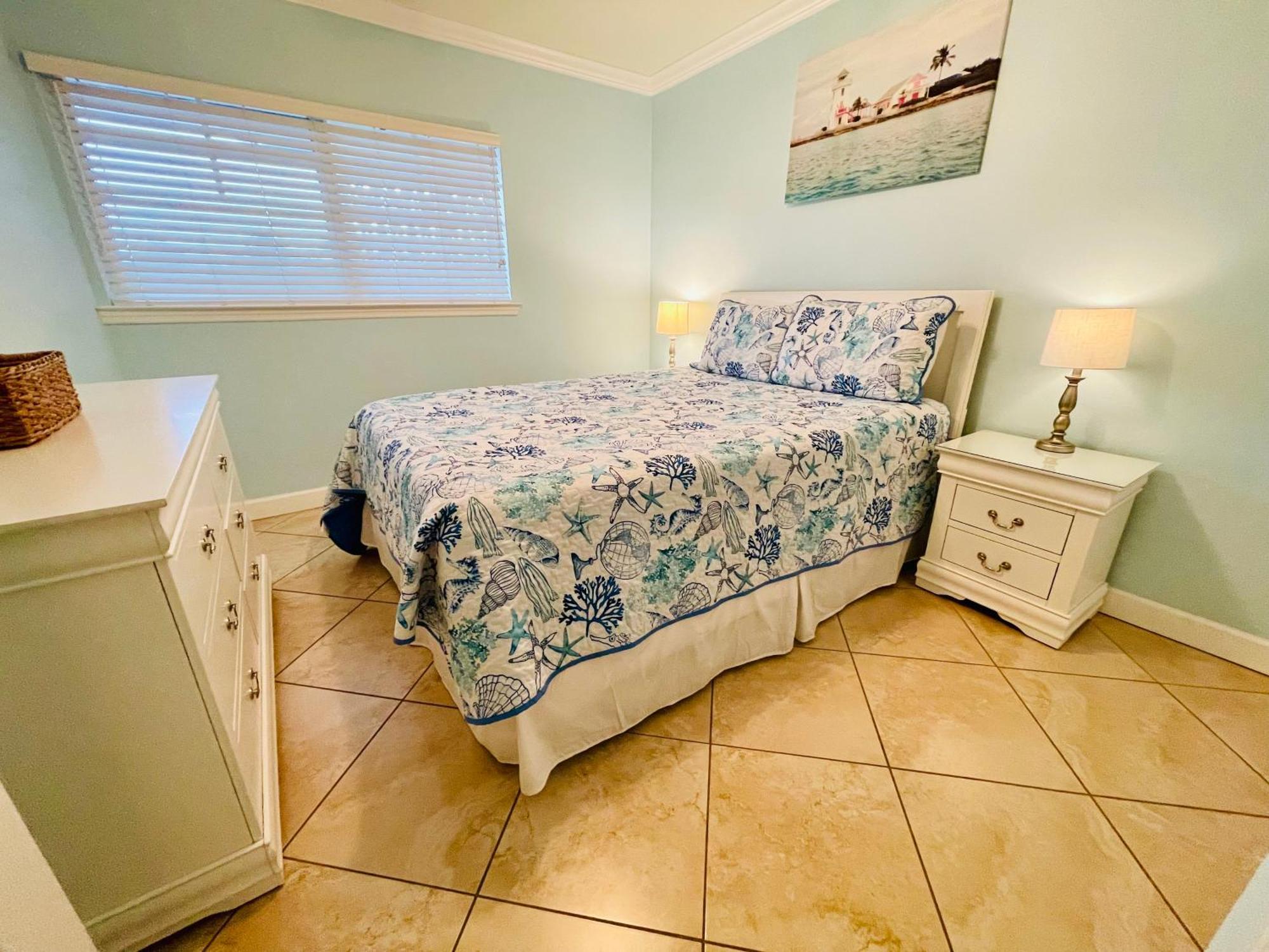 Gulf Coast Gem Private Condo - 2Bed, 1Bath, Sleeps 6, Across The Street From Beach & Gulf, Game Room, Pool Clearwater Beach Exteriör bild